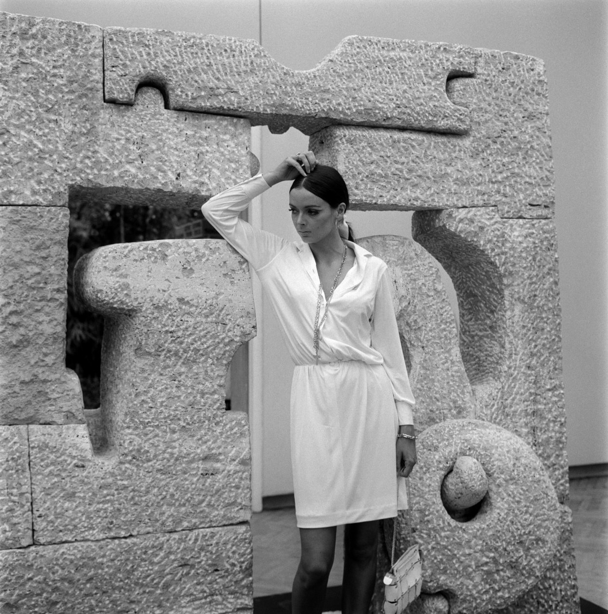 AKTORKA BARBARA STEELE NA BIENNALNEJ WYSTAWIE SZTUKI - WENECJA - 196? autorstwa Unbekannt