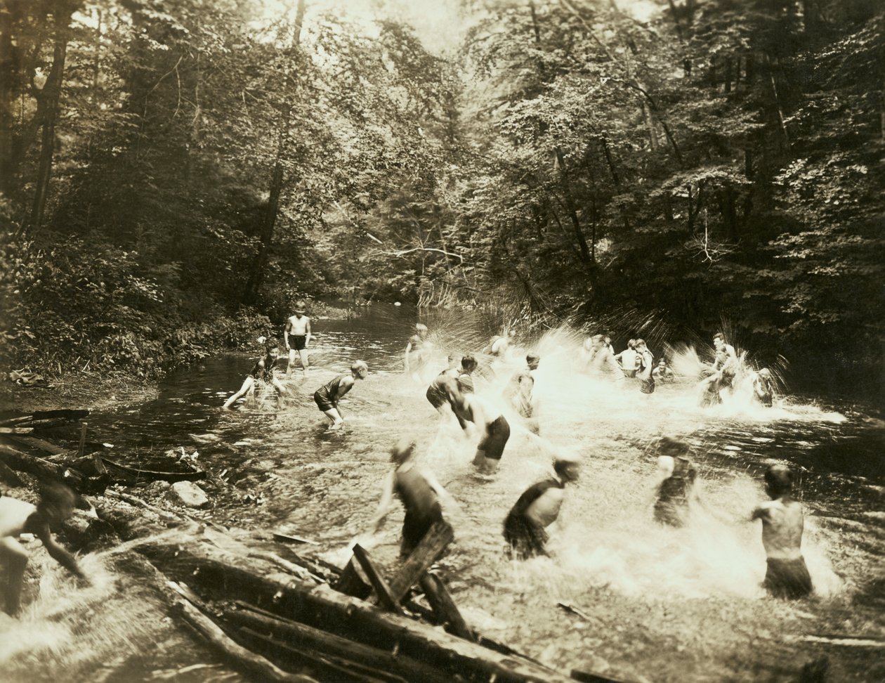 The Old Swimming Hole, Stany Zjednoczone, ok. 1920 (zdjęcie czarno-białe) autorstwa William M. Timlin