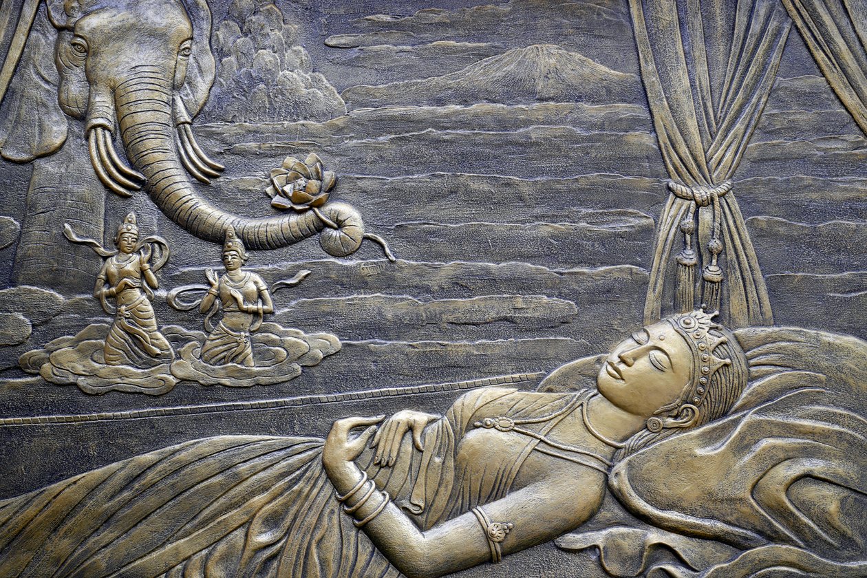 Świątynia buddyjska Tinh Xa Ngoc Chau, Życie Buddy, Siddhartha Gautama, Matka Buddy Maja śni o wejściu Białego Słonia do jej łona, Chau Doc, Wietnam, 2018 (zdjęcie) autorstwa Unbekannt