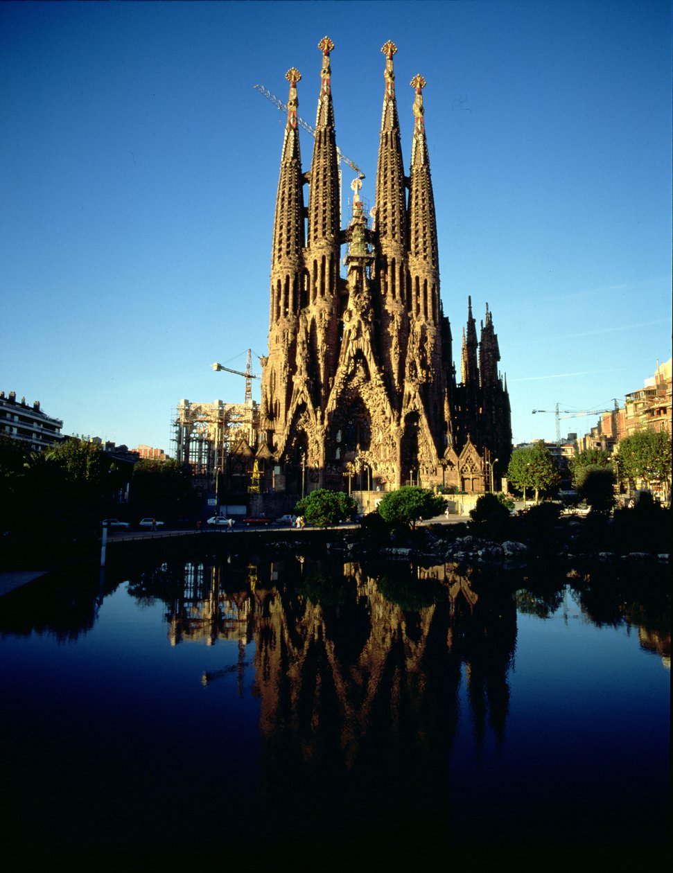 Widok na katedrę Sagrada Familia (zdjęcie) autorstwa Unbekannt
