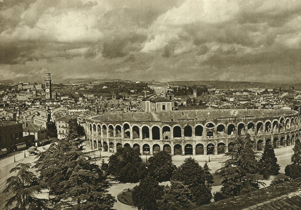 Widok na areny, rzymski amfiteatr i miasto Werona w 1925 r. autorstwa Unbekannt