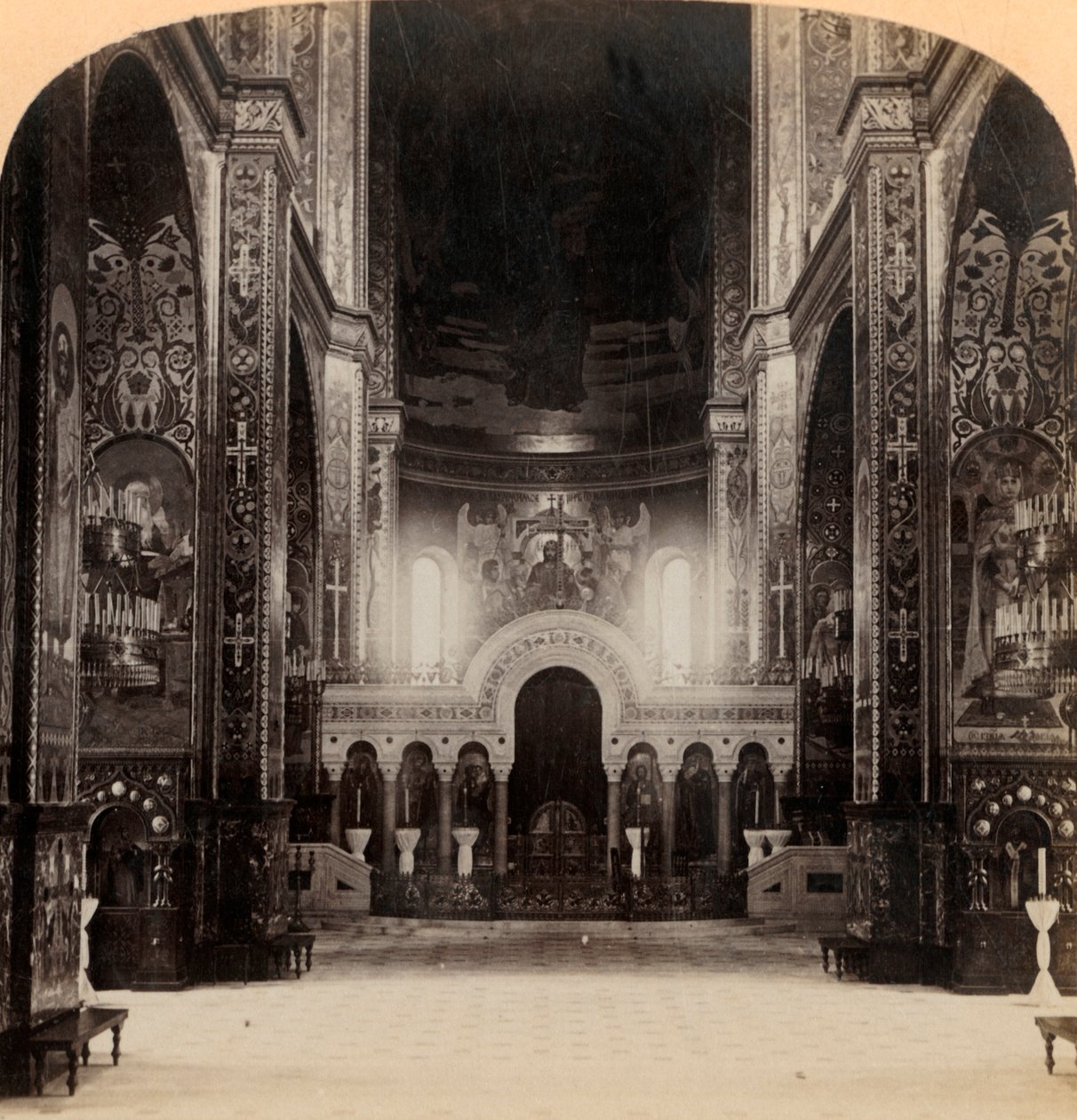 Nawa środkowa katedry Włodzimierza, Kief - najpiękniejszy kościół w Rosji, 1898. autorstwa Underwood and Underwood