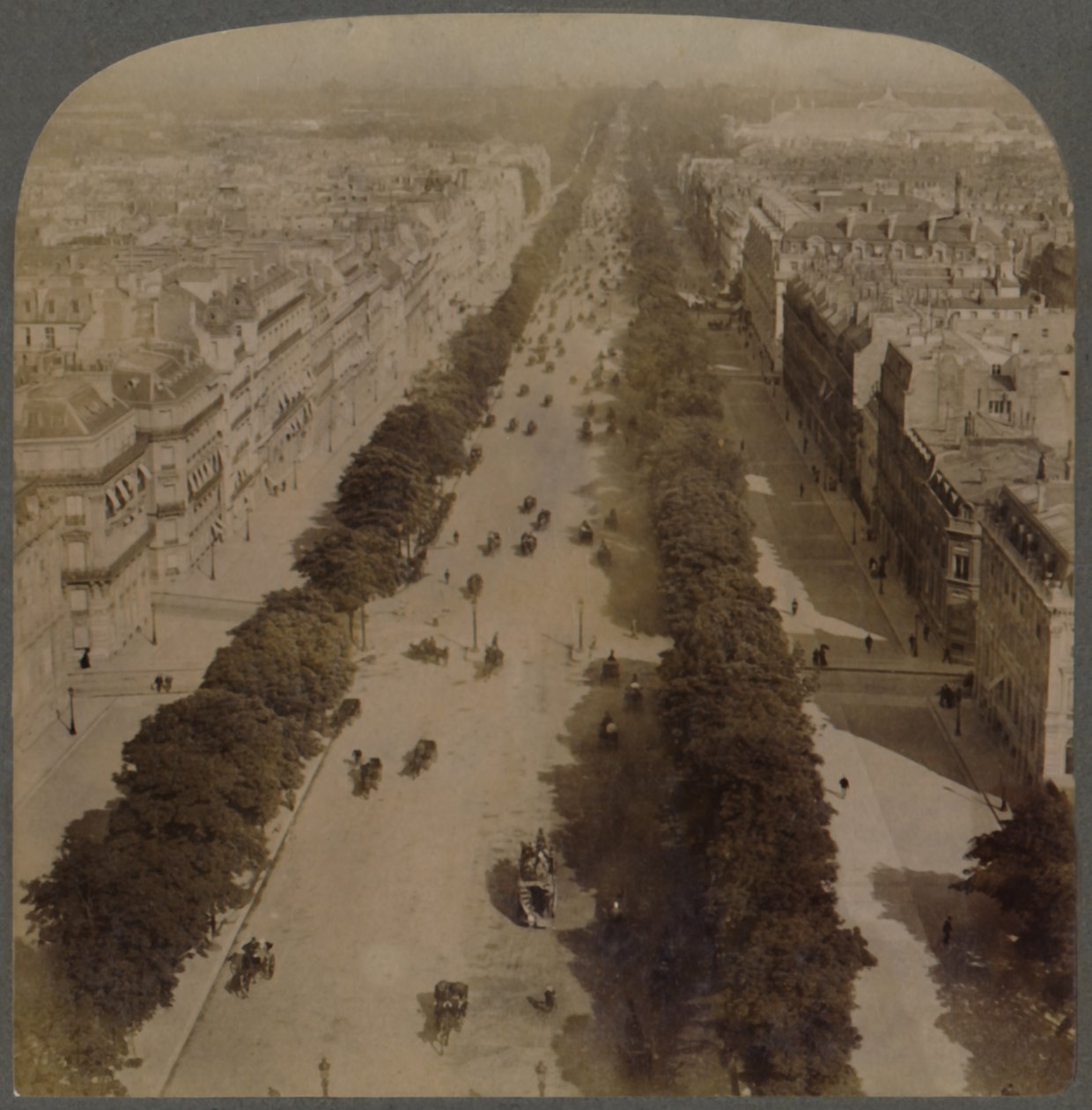 Pola Elizejskie - od Łuku Triumfalnego do Place de la Concorde - Paryż, Francja, 1900. autorstwa Underwood and Underwood