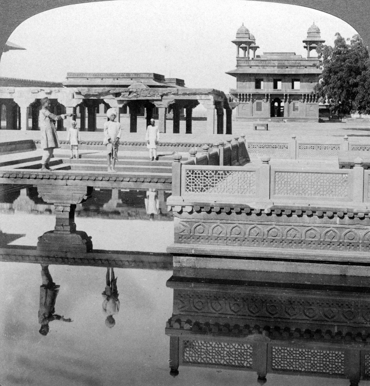 Pałac Cesarzy Mogołów, Fatehpur Sikri, Indie, 1904. autorstwa Underwood and Underwood