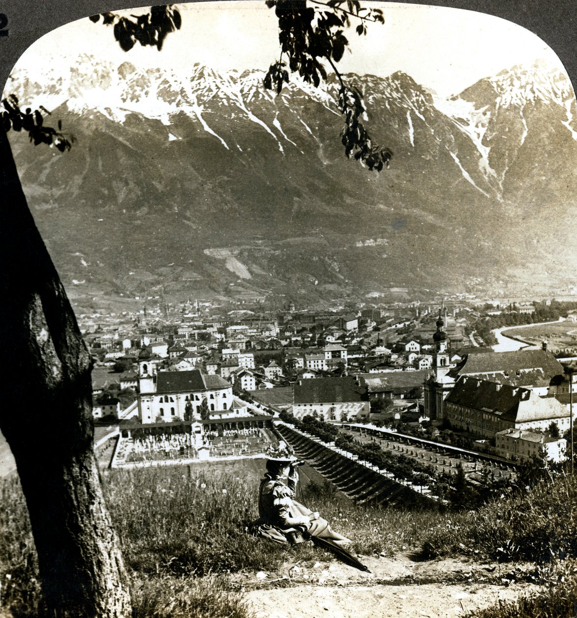 Innsbruck i Alpy Bawarskie, Tyrol, Austria. autorstwa Underwood and Underwood