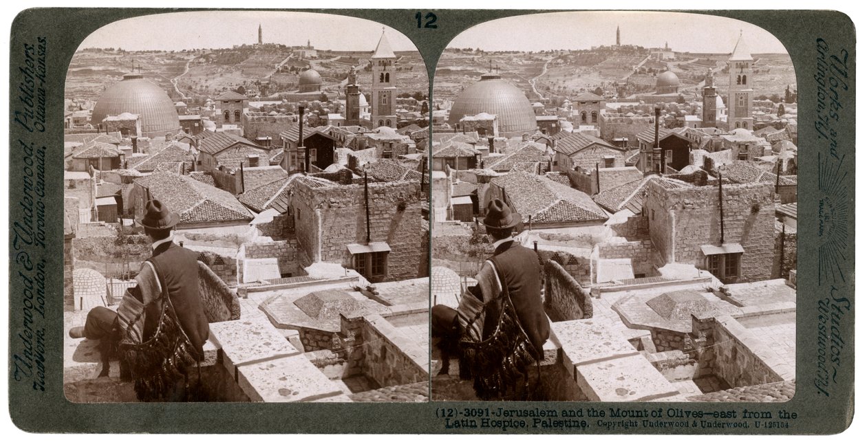 Jerozolima i Góra Oliwna, patrząc na wschód od Łacińskiego Hospicjum, Palestyna, 1900. autorstwa Underwood and Underwood