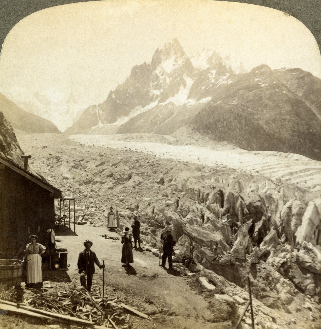 Mer de Glace z Chapeau, niedaleko Chamonix we Francji. autorstwa Underwood and Underwood