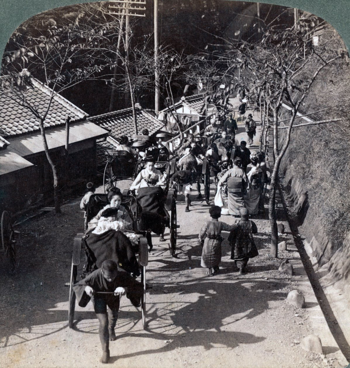 Jazda do świątyni Daijingu na Shinto święto kultu Bogini Słońca, Jokohama, Japonia, 1904. autorstwa Underwood and Underwood