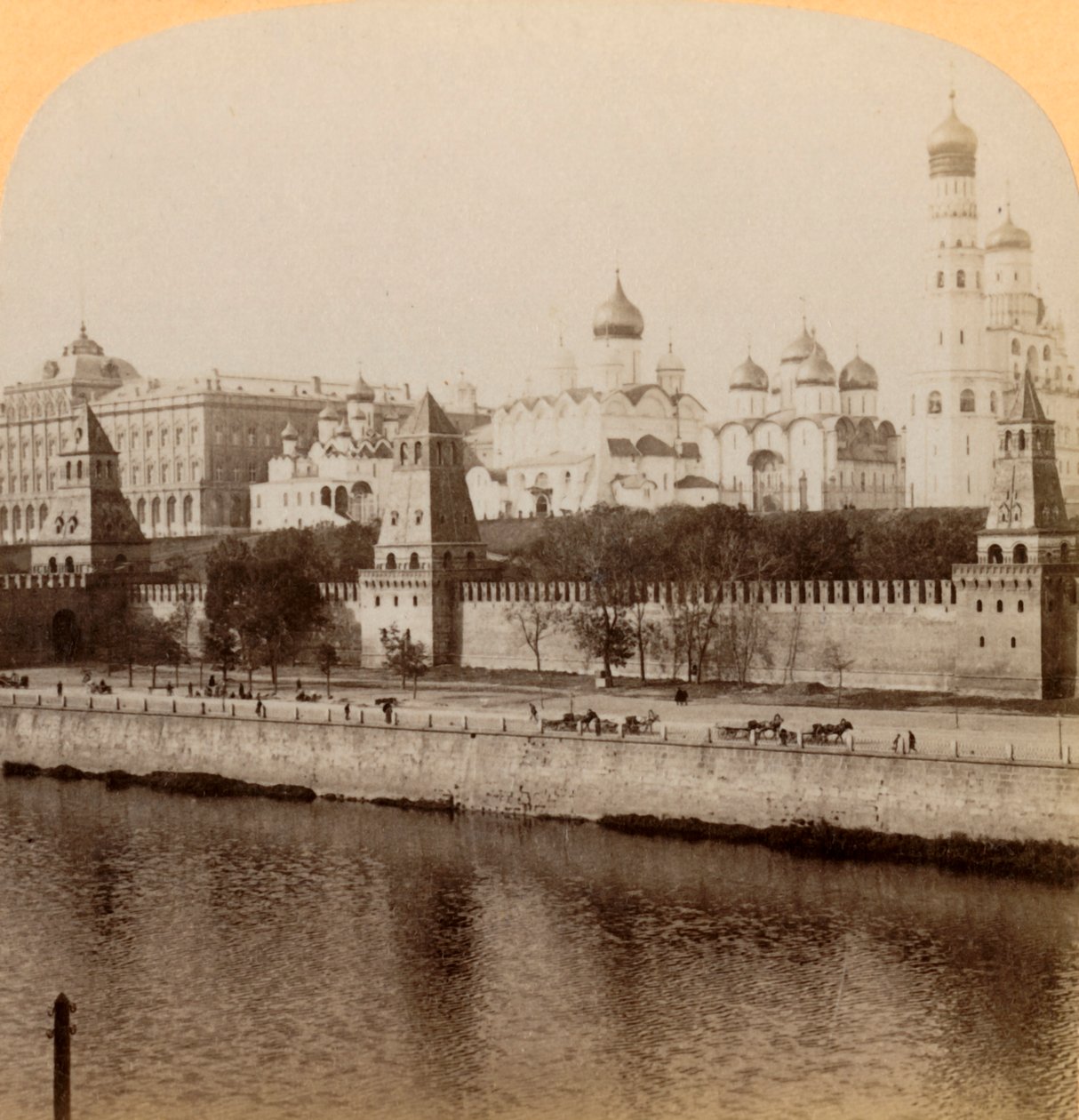 Kreml, Moskwa, Rosja - Tam leżą nasi starożytni śpiący carowie, 1898. autorstwa Underwood and Underwood