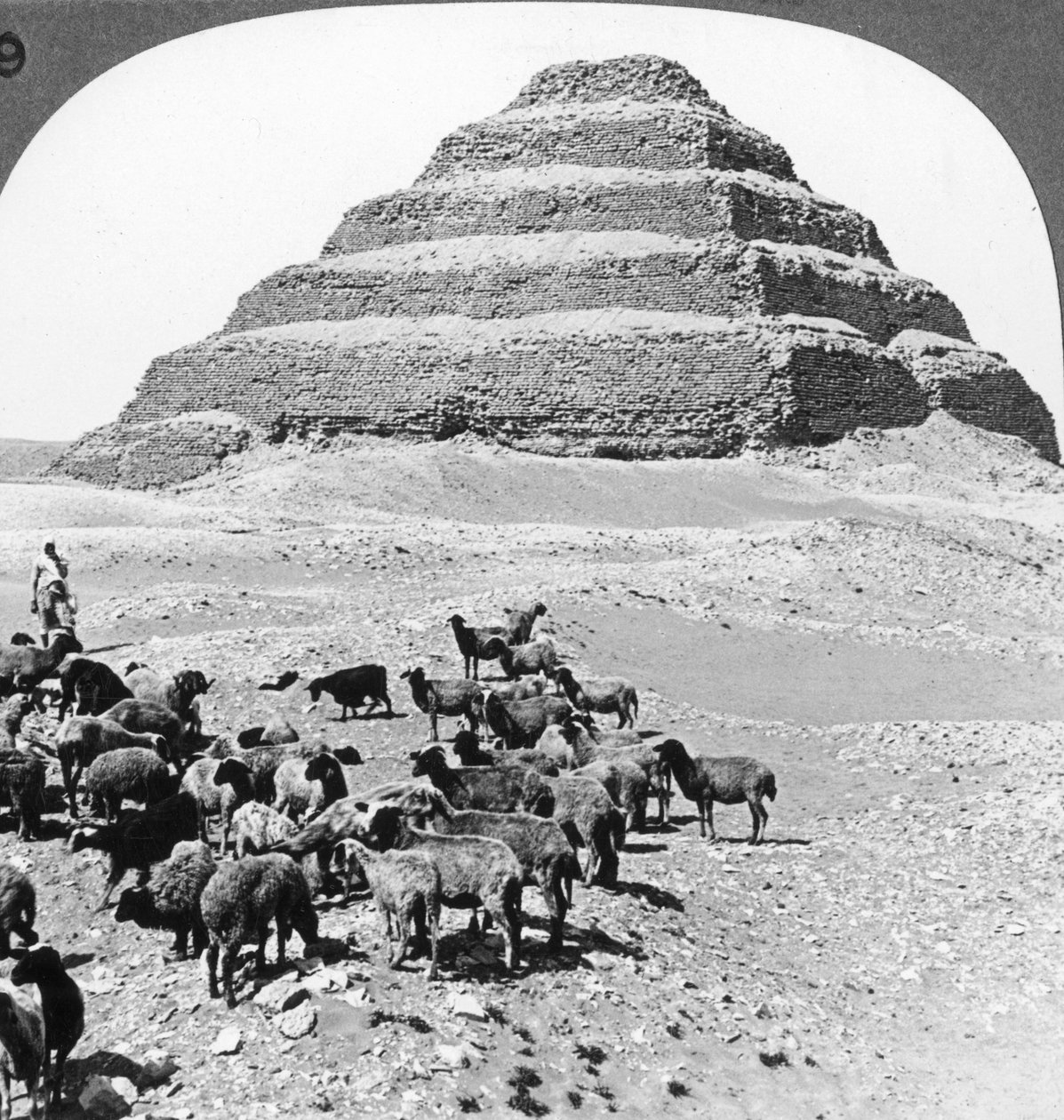Piramida Sakkarah, Egipt, 1905. autorstwa Underwood and Underwood