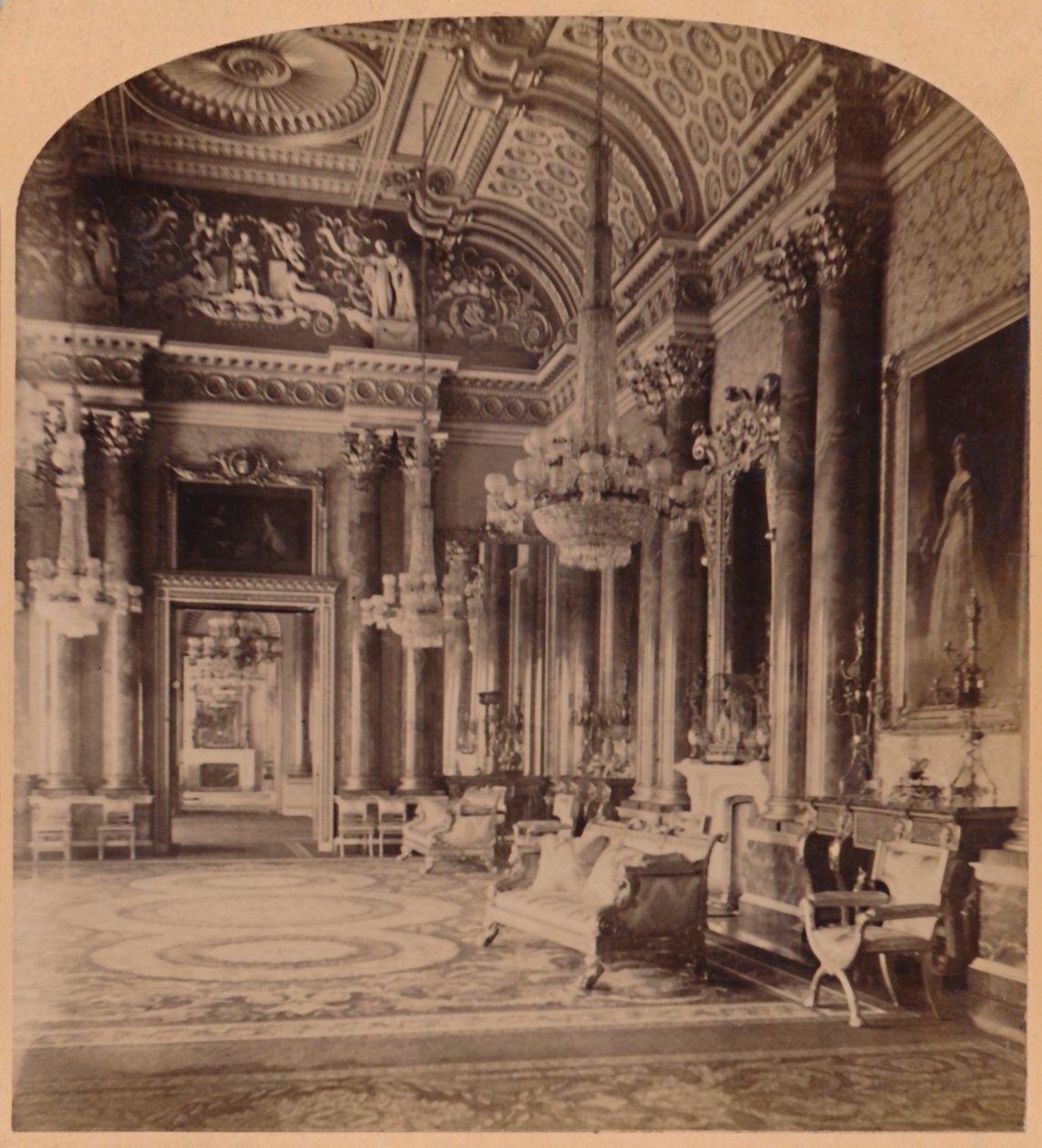 The Queens Gorgeous Blue Room, Pałac Buckingham, Londyn, Anglia, 1900. autorstwa Underwood and Underwood