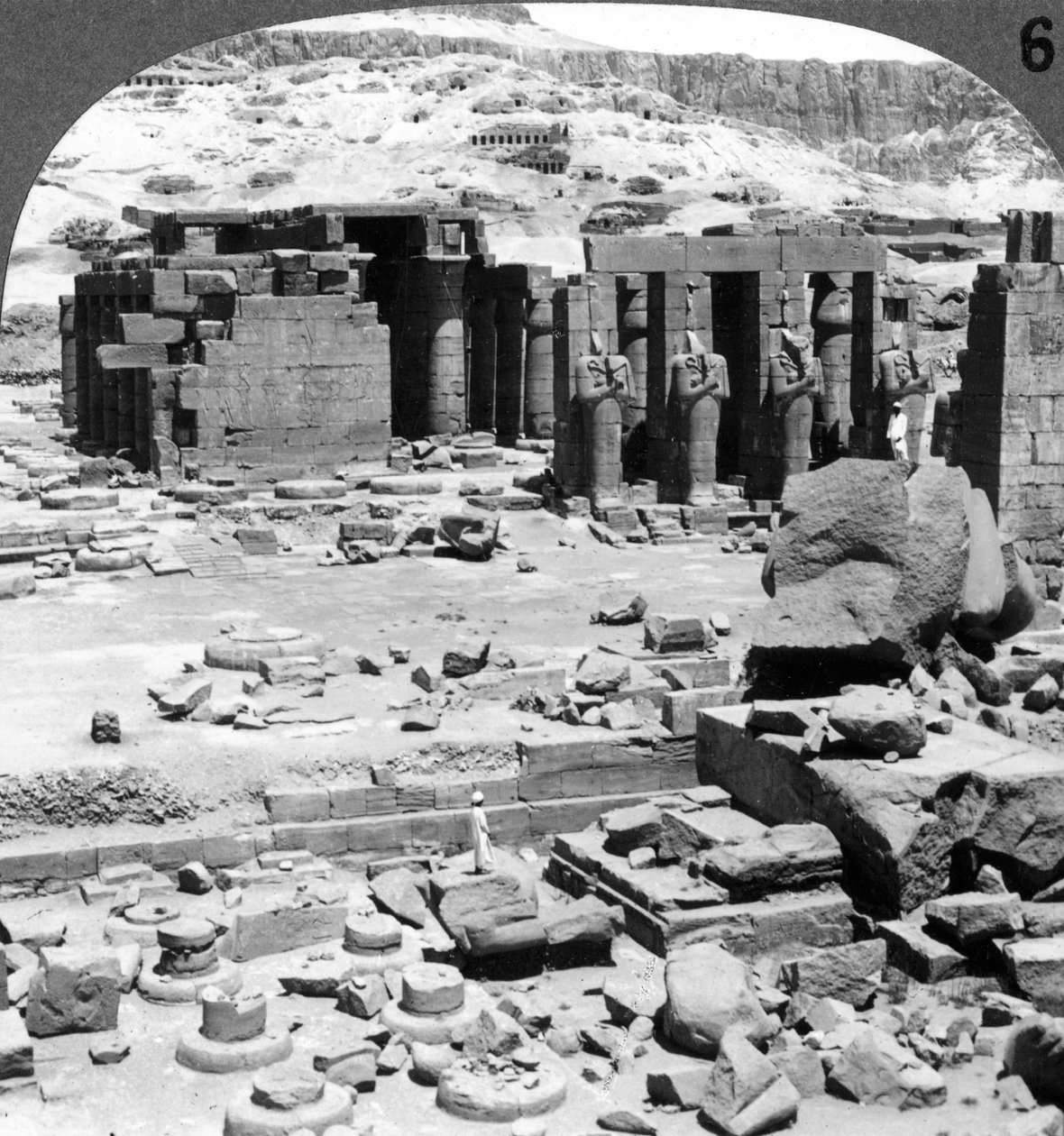 Ramesseum, świątynia Ramzesa II, Teby, Egipt, 1905. autorstwa Underwood and Underwood