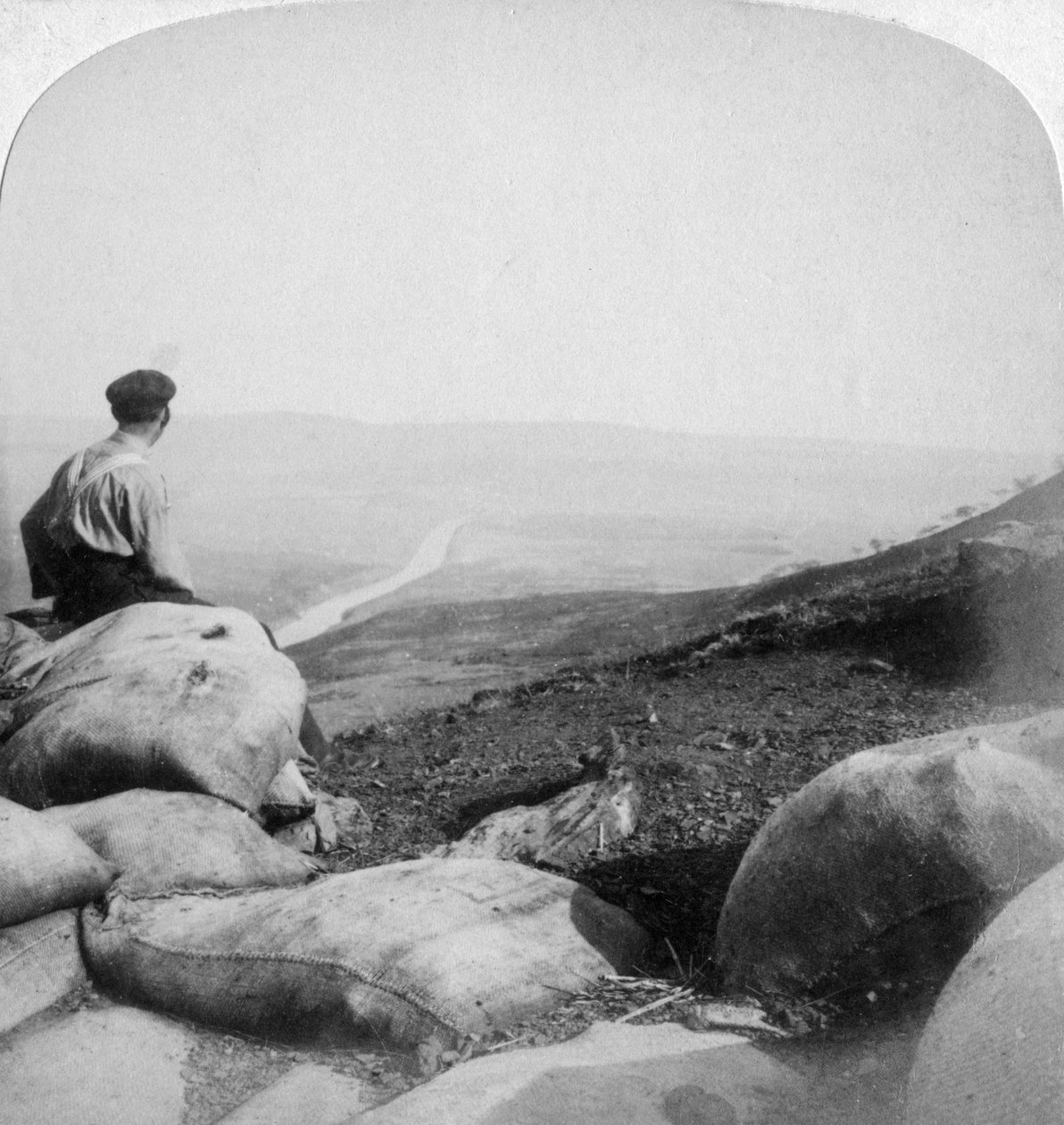 Rzeka Tugela i Mount Alice z Spion Kop, RPA, 1901 autorstwa Underwood and Underwood