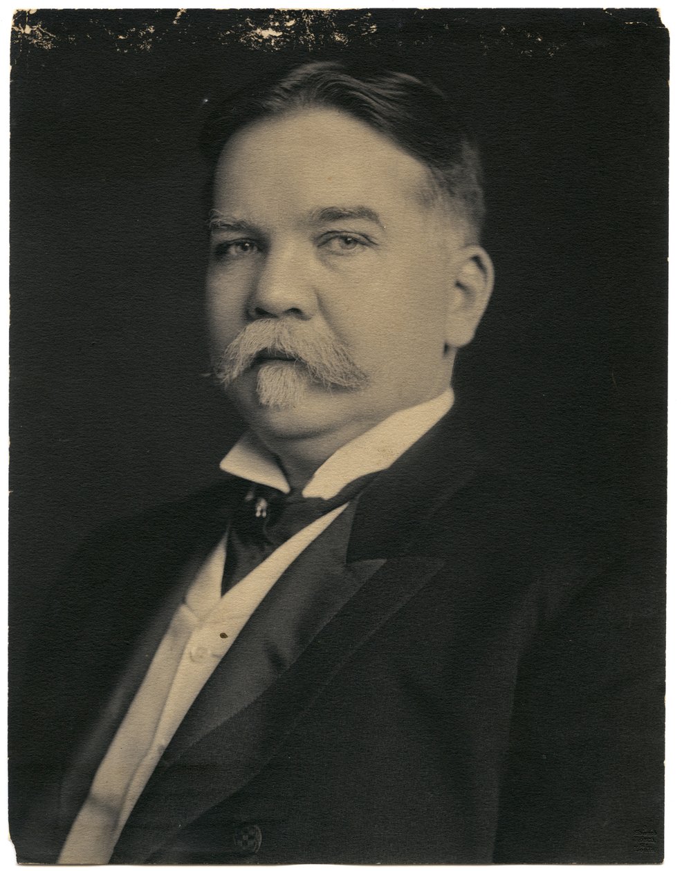 Julius J. Schotten autorstwa Unknown
