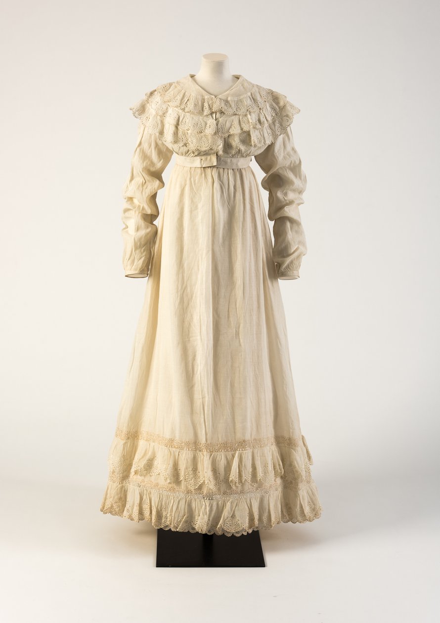 Biała, wyszywana, bawełniana suknia z cięciem i gorsetem w stylu spencer, 1815 (bawełna) autorstwa Unbekannt Unbekannt