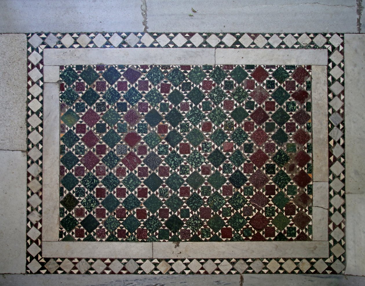Chodnik Kasmati autorstwa Unknown