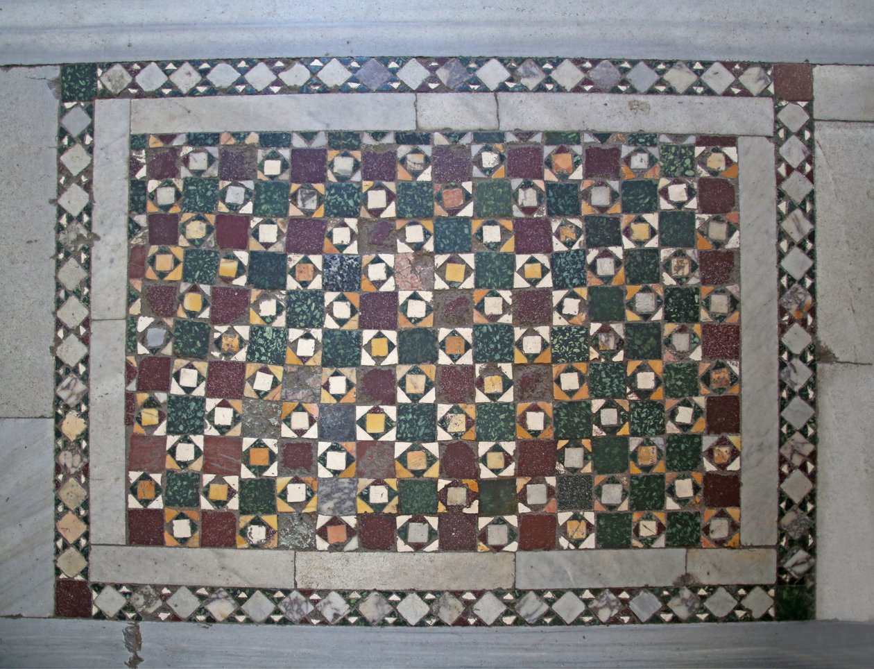 Chodnik Kasmati autorstwa Unknown