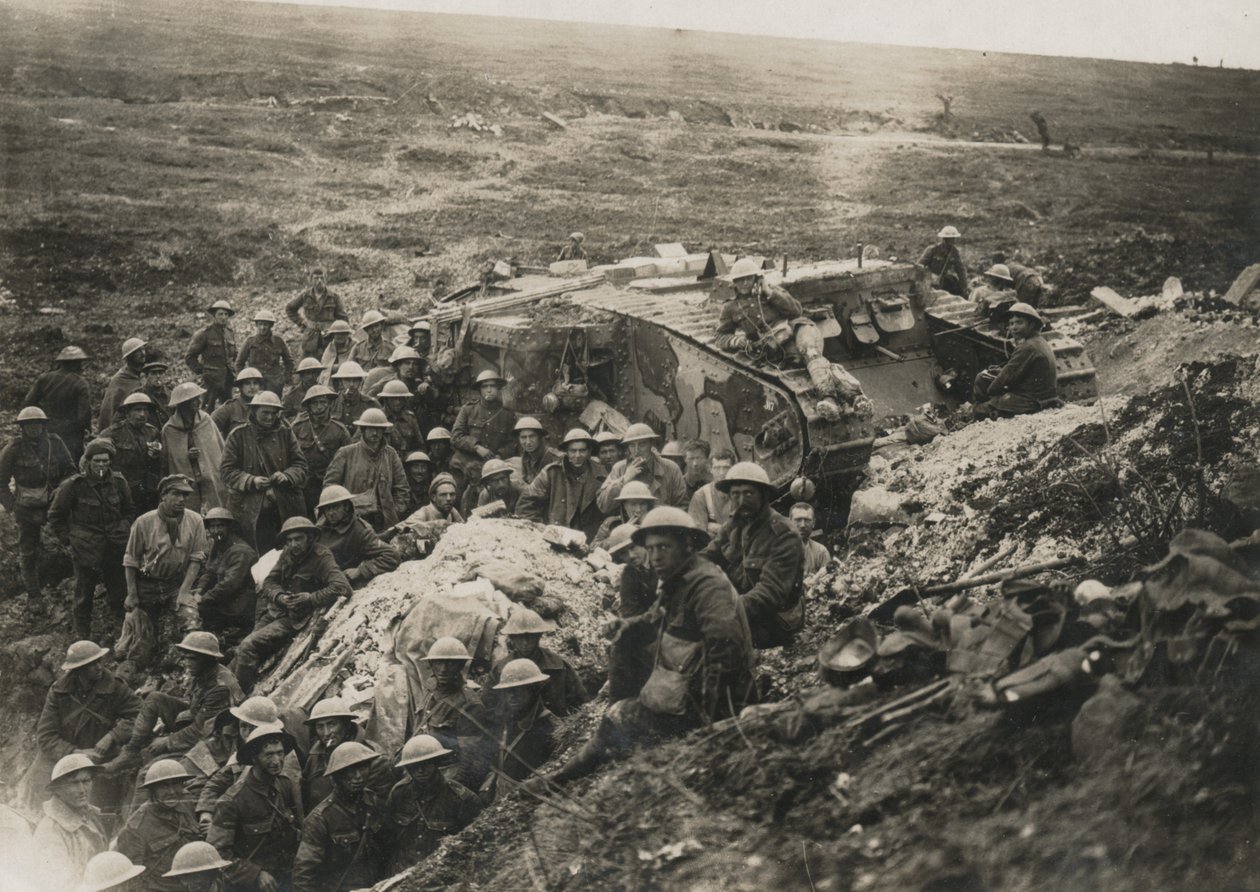 Oficjalne zdjęcie zrobione na froncie zachodnim ?D 1641. Jeden z naszych czołgów we Flers.?, 1916 autorstwa Unknown