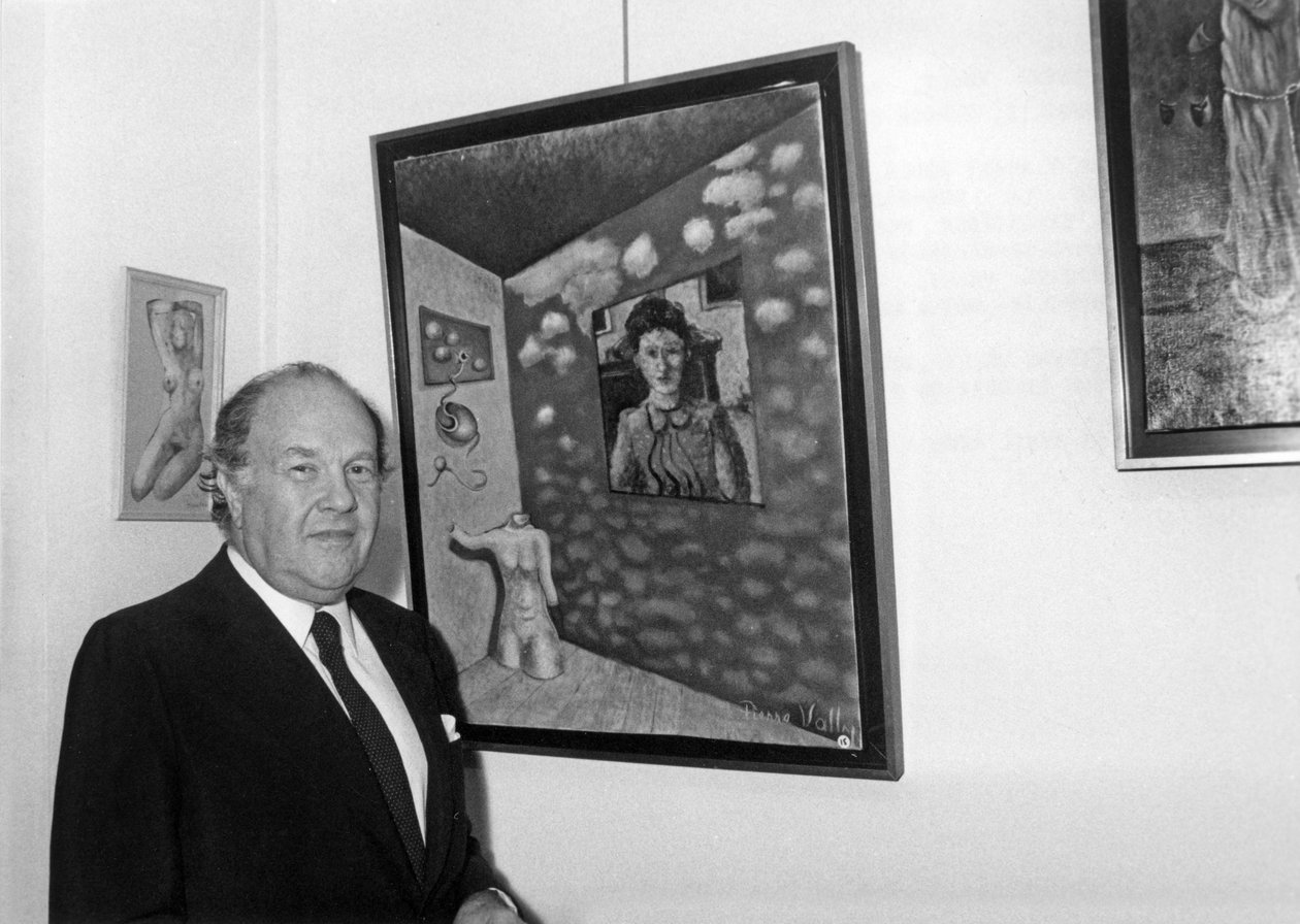 Pierre Velly Alias Pierre De Varga przed jednym ze swoich płócien podczas otwarcia wystawy w Galerie 3000 11 kwietnia 1986 autorstwa Unknown