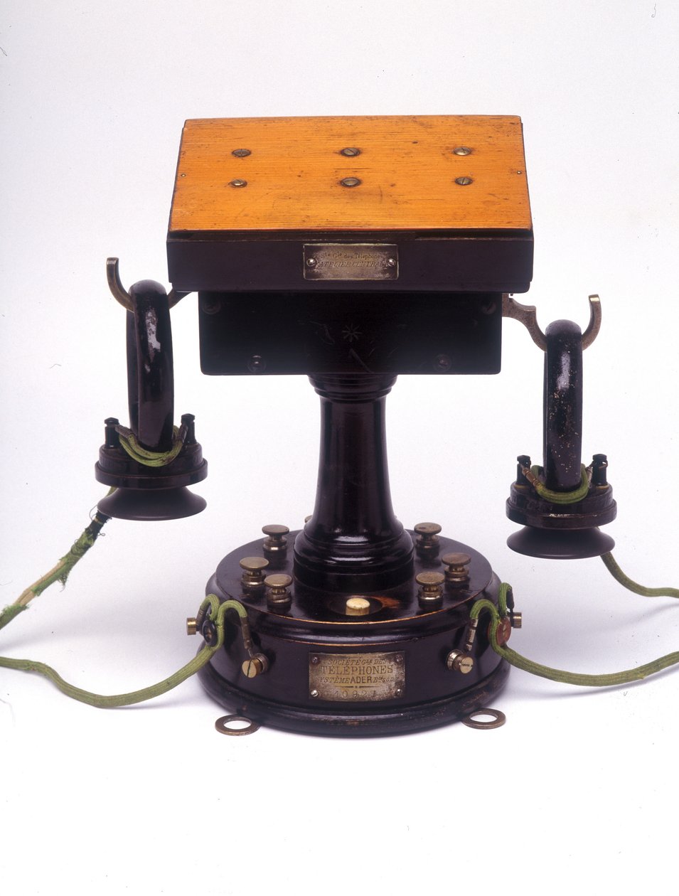 Telefon Adera (lub elektrofon Ader-Gower): 1878 Collection France Telecom autorstwa Unknown artist