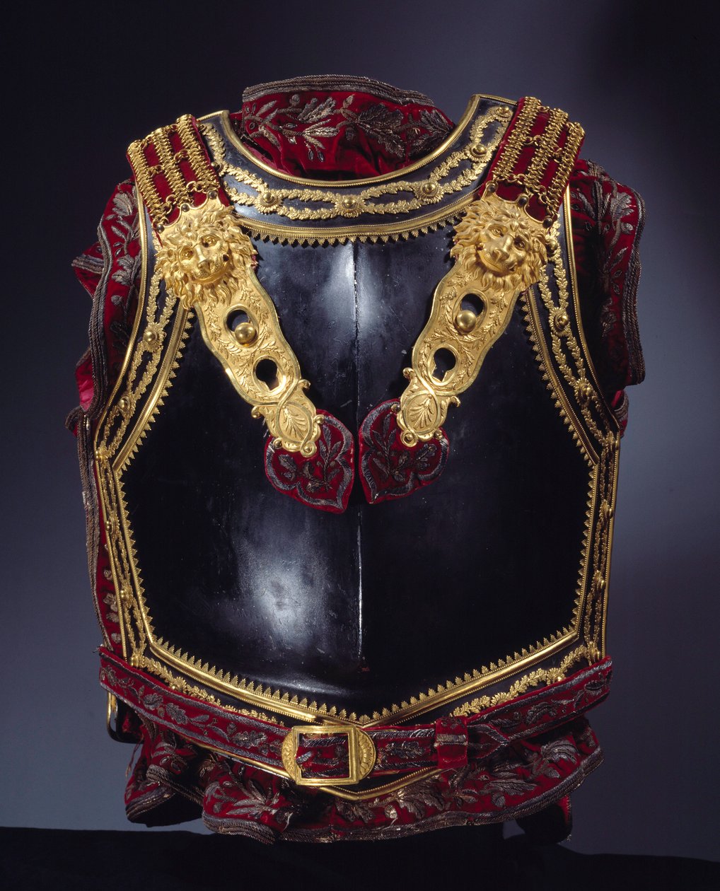 Skrzynia na zbroję zaprojektowana dla cesarza Napoleona I (1769-1821) w 1807 na bitwę pod Tilsit (Tilsitt) w 1807. Paryż, Muzeum Legii Honorowej autorstwa Unknown artist