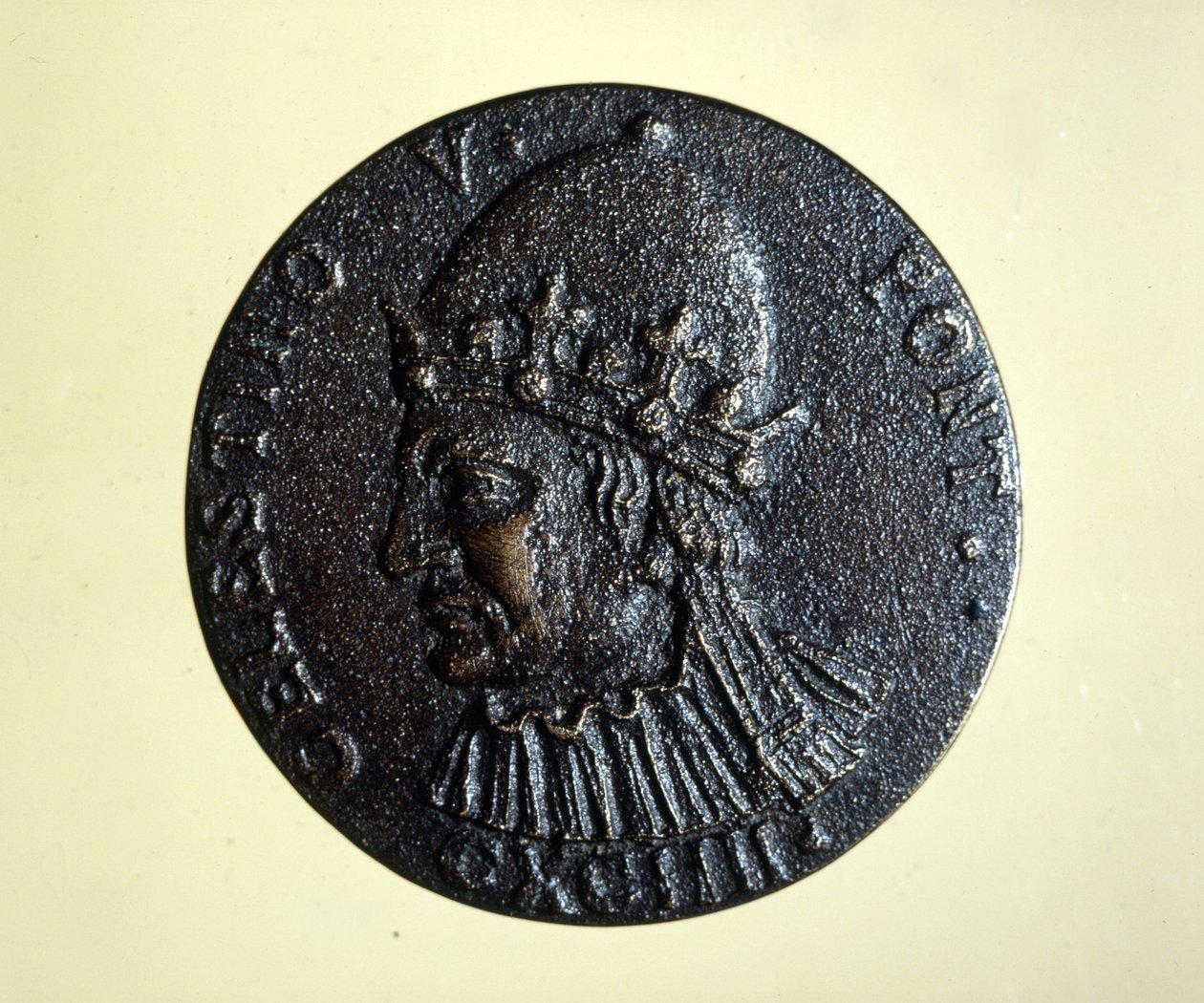 Celestin V (lub św. Piotr Celestin) (1215 - 1296) papież, który się przeprowadził. Medal Gabinetu Medalowego Rzymu. autorstwa Unknown artist