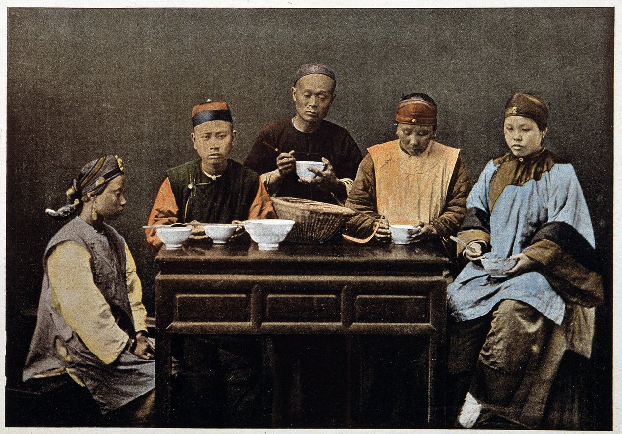 Chińskie jedzenie rodzinne - fotochrom, koniec XIX wieku. autorstwa Unknown artist