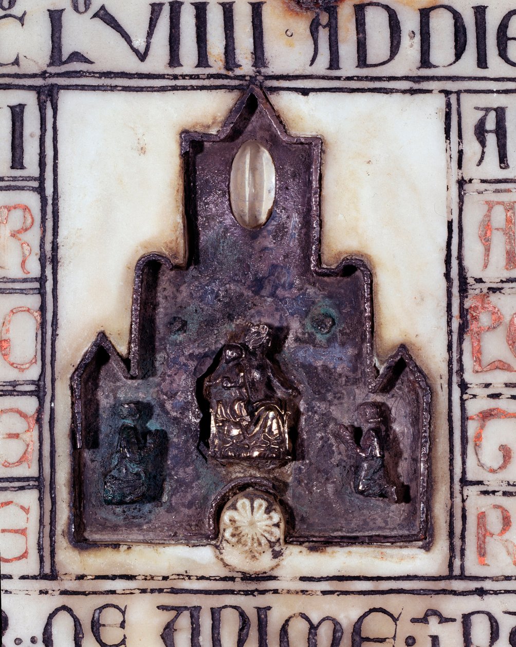 Fragment marmurowego nagrobka Simonetty i Percivalle Lercari, z reliefem i grawerem autorstwa Unknown artist