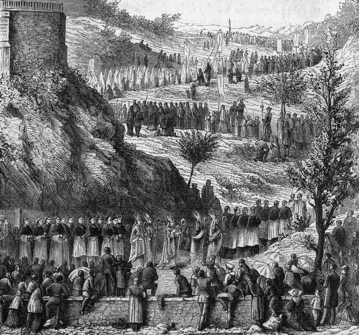 Lourdes 1864: procesja do jaskini na inaugurację posągu Maryi Niepokalanej. autorstwa Unknown artist