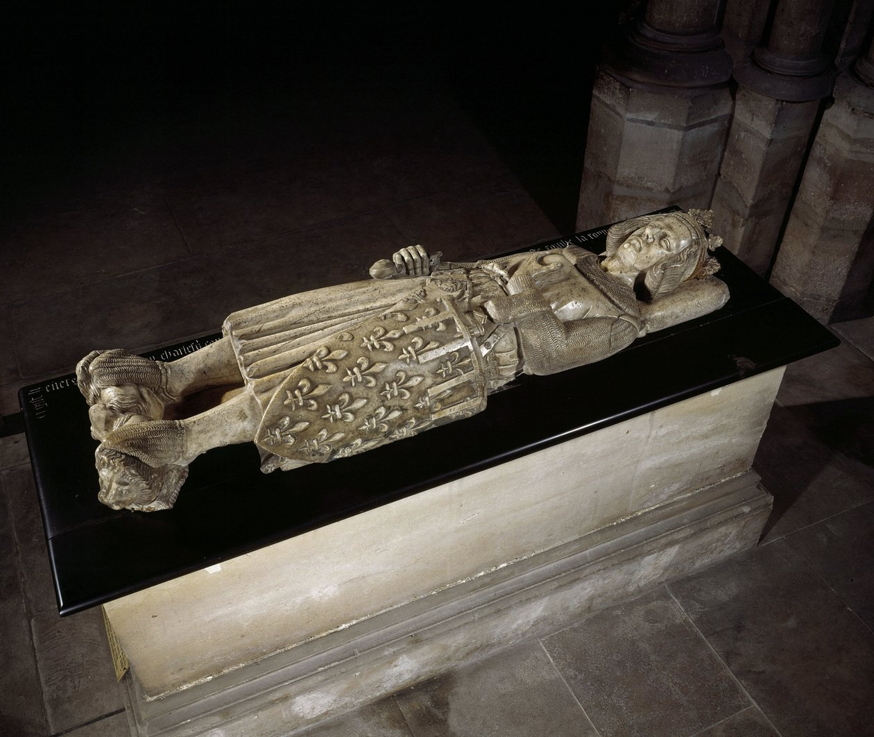 Leżącego w marmurze Karola I Anjou lub Karola Sycylii (1227-1285), króla Neapolu i Sycylii. Bazylika św. Denisa. autorstwa Unknown artist