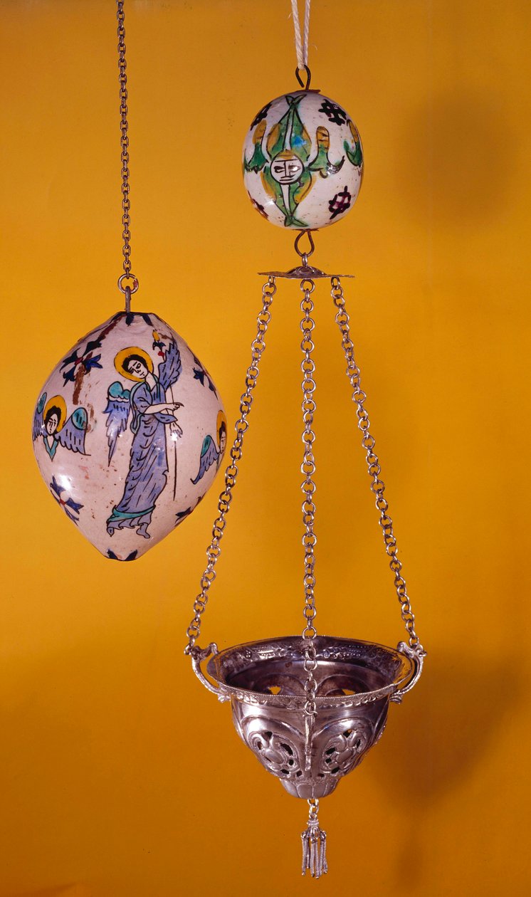 Sztuka Wschodu: polichromowane kule fajansowe z aniołami. XIX-wieczny Paryż, muzeum ormiańskie autorstwa Unknown artist