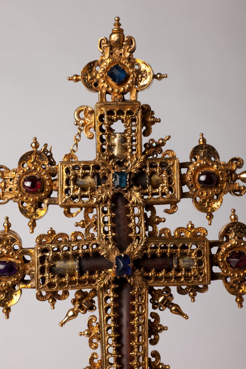 Krzyż relikwiarzowy. Kowalstwo z juwelami. Pochodzenie opactwa (Saint-Amand Tournai, ex-Elnone. XVI w. Szczegółowy środek krzyża. autorstwa Unknown artist