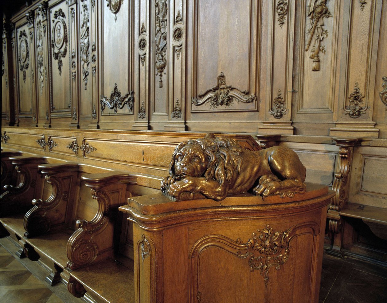 Architektura barokowa: drewniany stragan przedstawiający lwa, atrybut ewangelisty św. Marka. Chór (XVIII w.) kościoła św. Widok wewnętrzny. Marmoutier, Bas Rhin (67). autorstwa Unknown artist