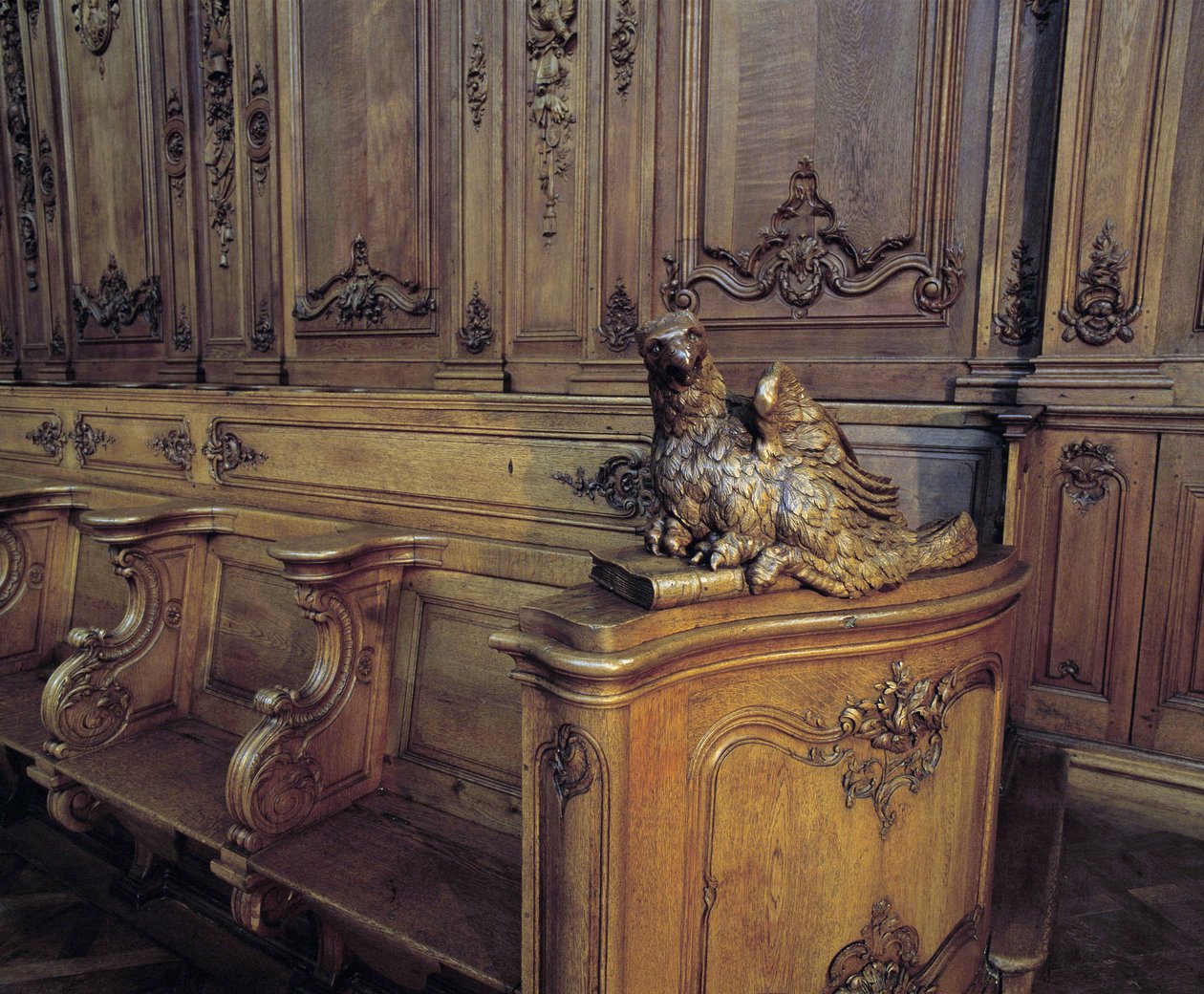 Architektura barokowa: drewniany stragan przedstawiający orła, atrybut ewangelisty św. Jana. Chór (XVIII w.) kościoła św. Widok wewnętrzny. Marmoutier, Bas Rhin (67). autorstwa Unknown artist