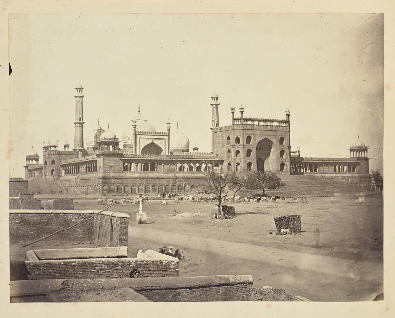 [Widok z zewnątrz na Jama Masjid, Fatehpur Sikri]. autorstwa Unknown artist