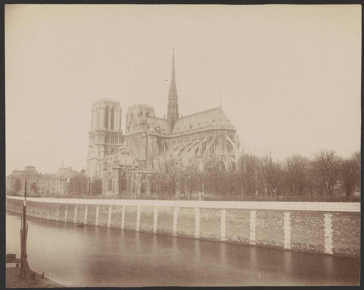 [Notre-Dame widziana od strony Sekwany]. autorstwa Unknown artist