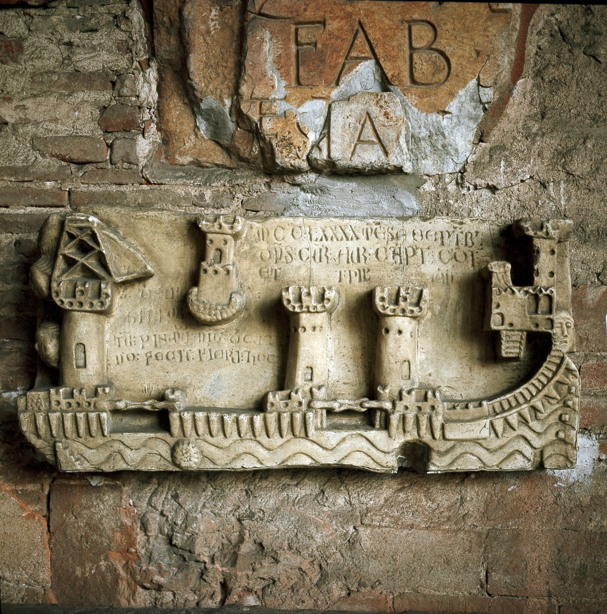 Relief przedstawiający port w Pizie (XIII wiek) autorstwa Unknown artist