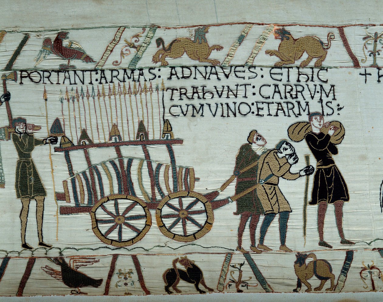 Broń i wino są sprowadzane na statki podczas tankowania na podbój Anglii przez floty Wilhelma Zdobywcy (1027-1087) w 1066 r. Fragment gobelinu z Bayeux lub haftu królowej Matyldy autorstwa Unknown artist