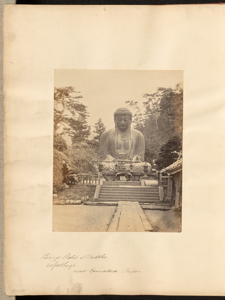 Posąg Buddy z brązu, 60 stóp wysokości, niedaleko Kamakury, Japonia autorstwa Unknown artist/maker