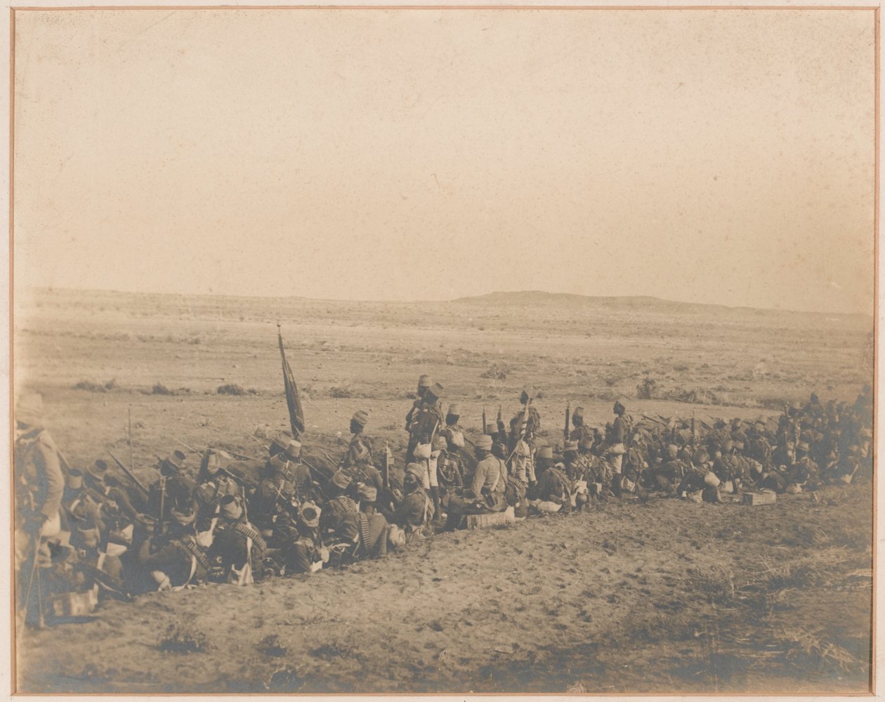 12. batalion sudański w oczekiwaniu na atak derwiszów, Omdurman, 2 września 1898 r. autorstwa Unknown