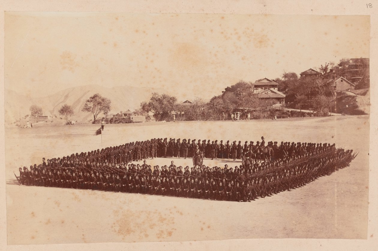 4. Pułk Gurkha (strzelców) uformowany w kwadrat autorstwa Unknown photographer