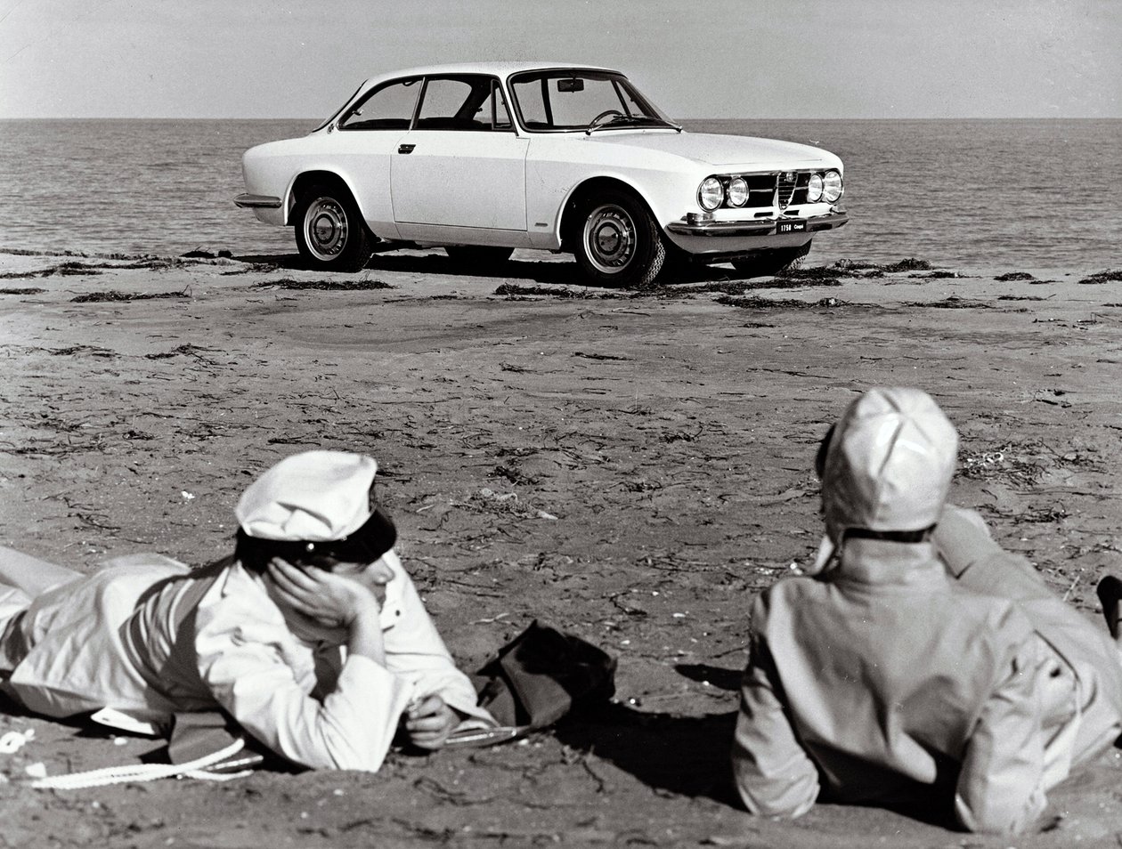 Alfa Romeo Giulia GT 1750 Veloce autorstwa Unknown photographer
