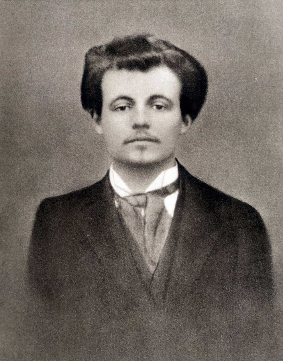 Alfred Jarry, ok. 1900 r. (zdjęcie czarno-białe) autorstwa Unknown photographer