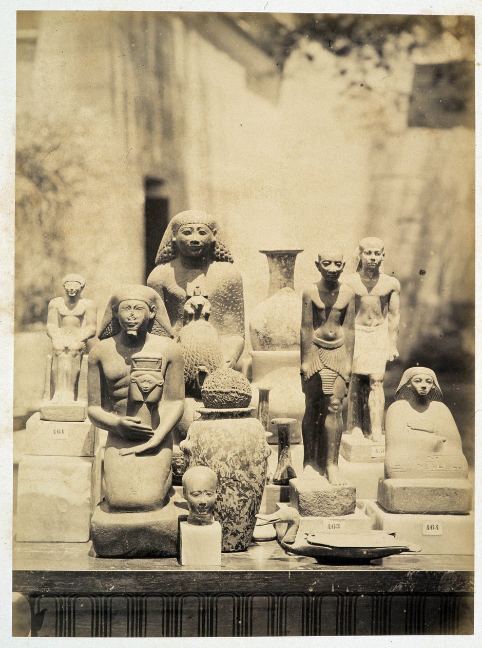 Posągi archeologiczne - w „Albumie fotograficznym 1. Muzeum Kairu” ufundowanym przez Auguste Mariette Bey autorstwa Unknown photographer