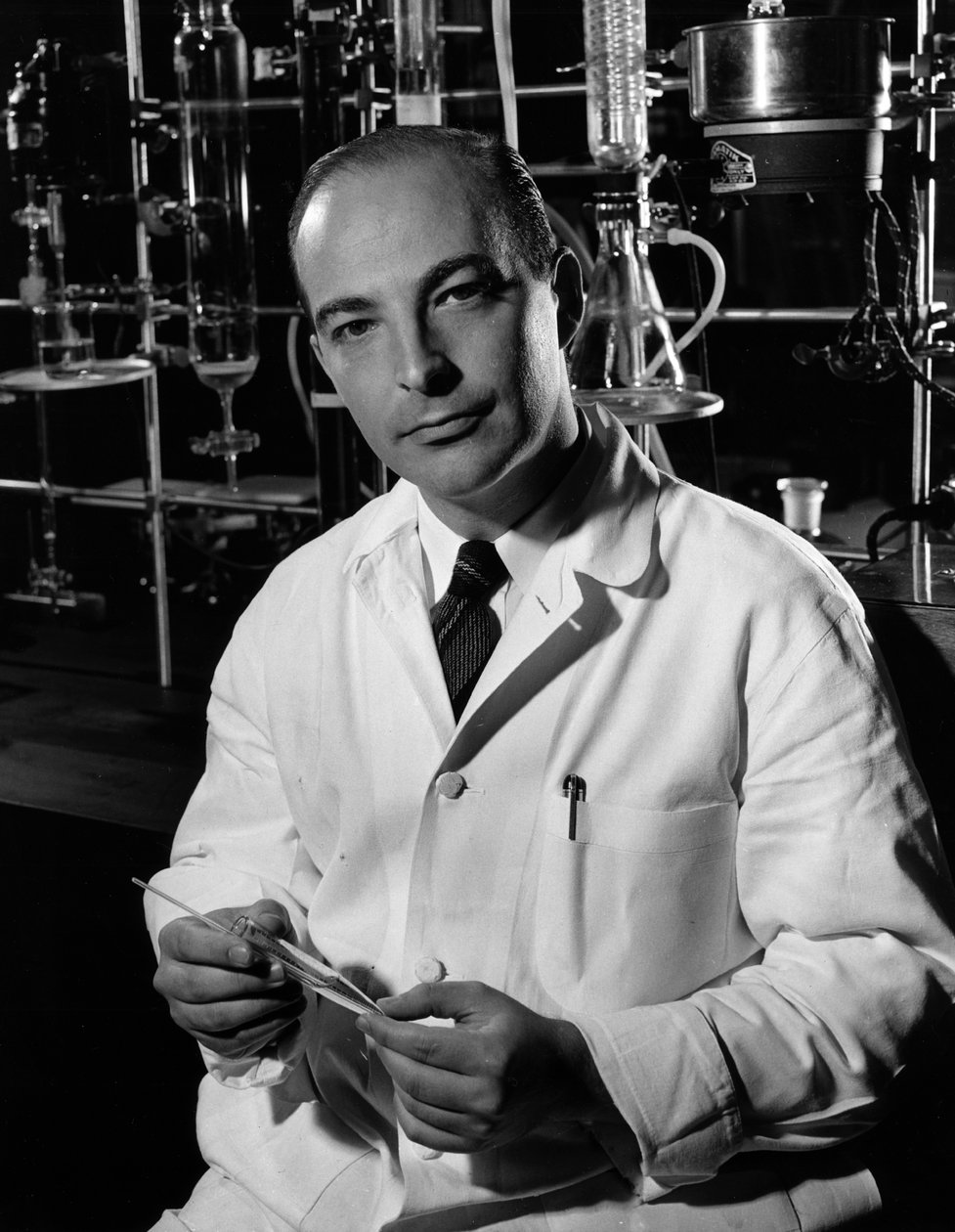 Arthur Kornberg (zdjęcie czarno-białe) autorstwa Unknown photographer