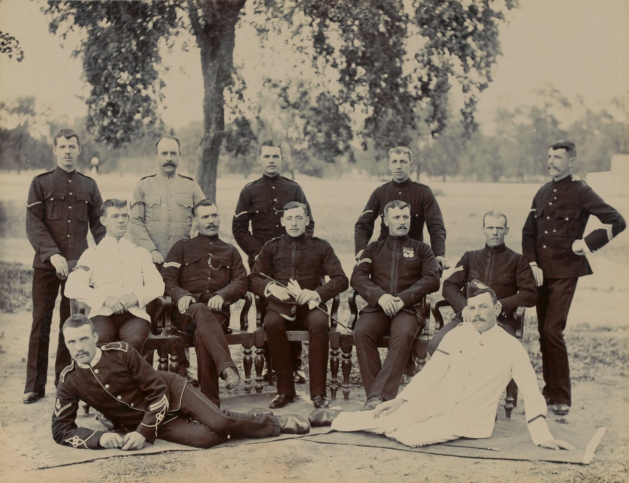 Kaprale z ?C? Kompania, 1. batalion Pułk Bedfordshire, 1890 ok autorstwa Unknown