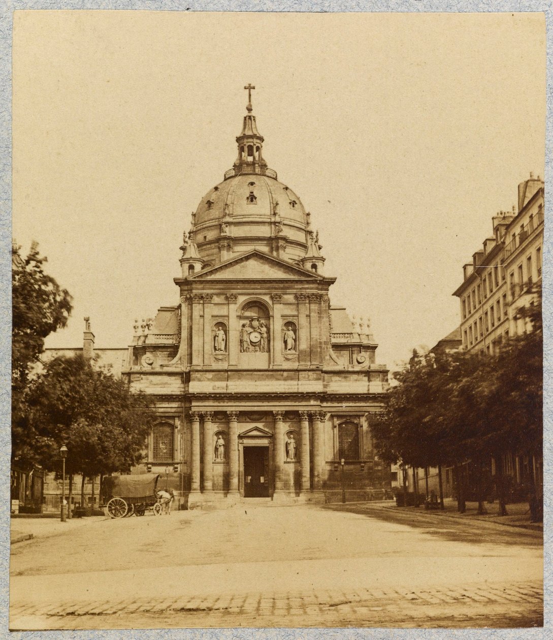 Fasada kaplicy Sorbony, Paryż, ok. 1875-1925 (zdjęcie czarno-białe) autorstwa Unknown photographer