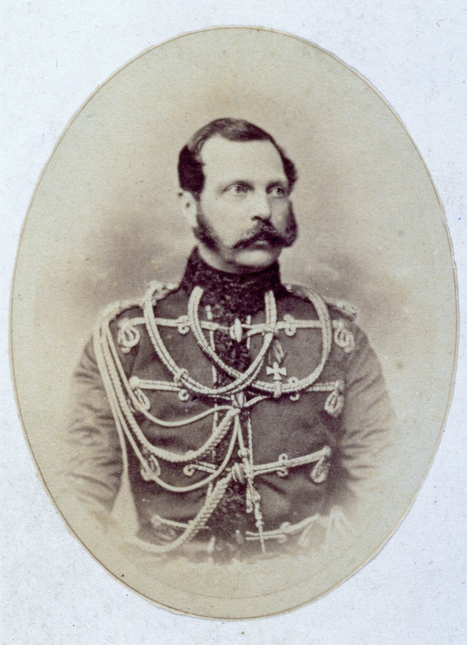 Półdługi portret rosyjskiego cara Aleksandra II autorstwa Unknown photographer