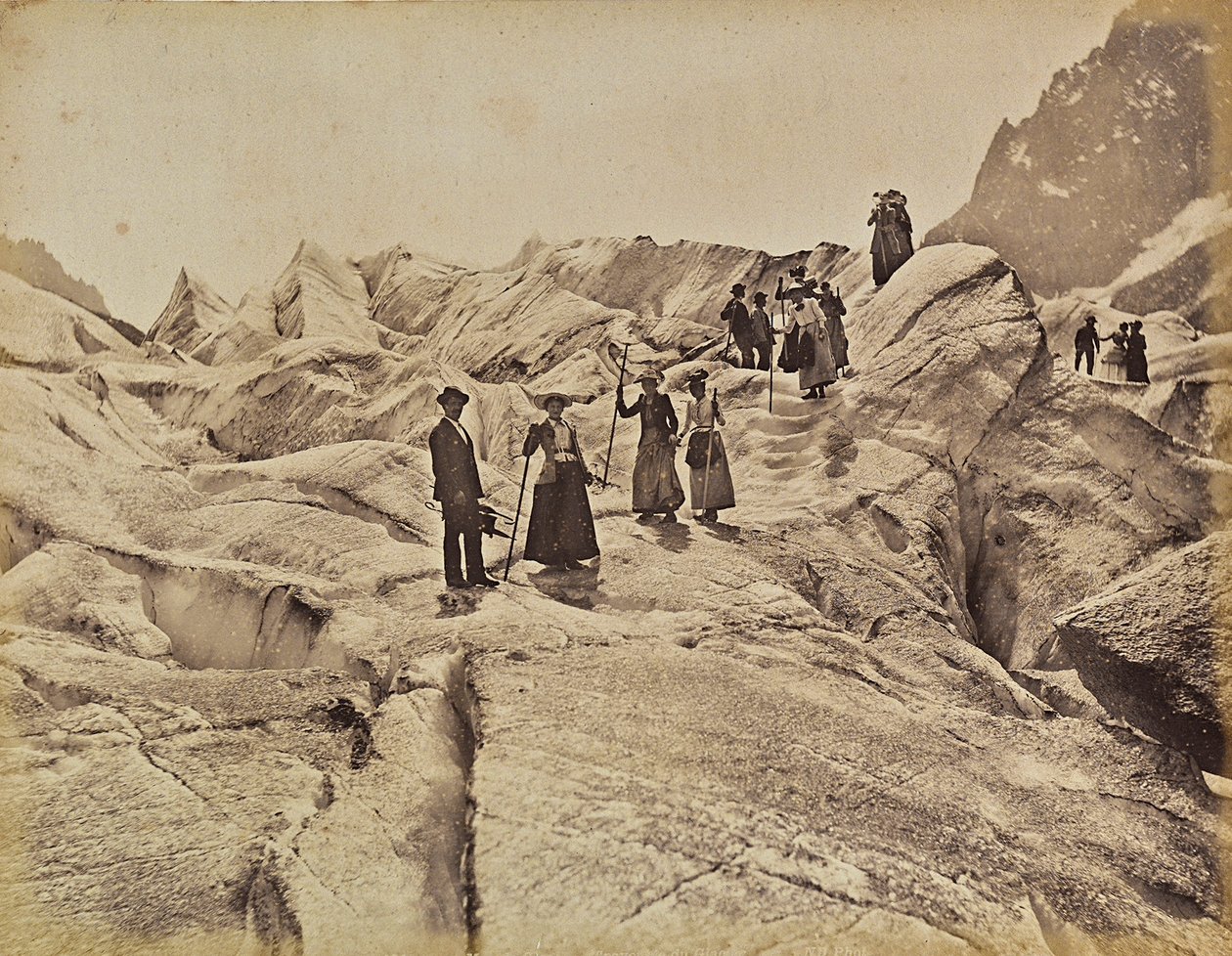 Wędrowcy na lodowcu "Mer de Glace" na Mont Blanc, Chamonix, Francja autorstwa Unknown photographer
