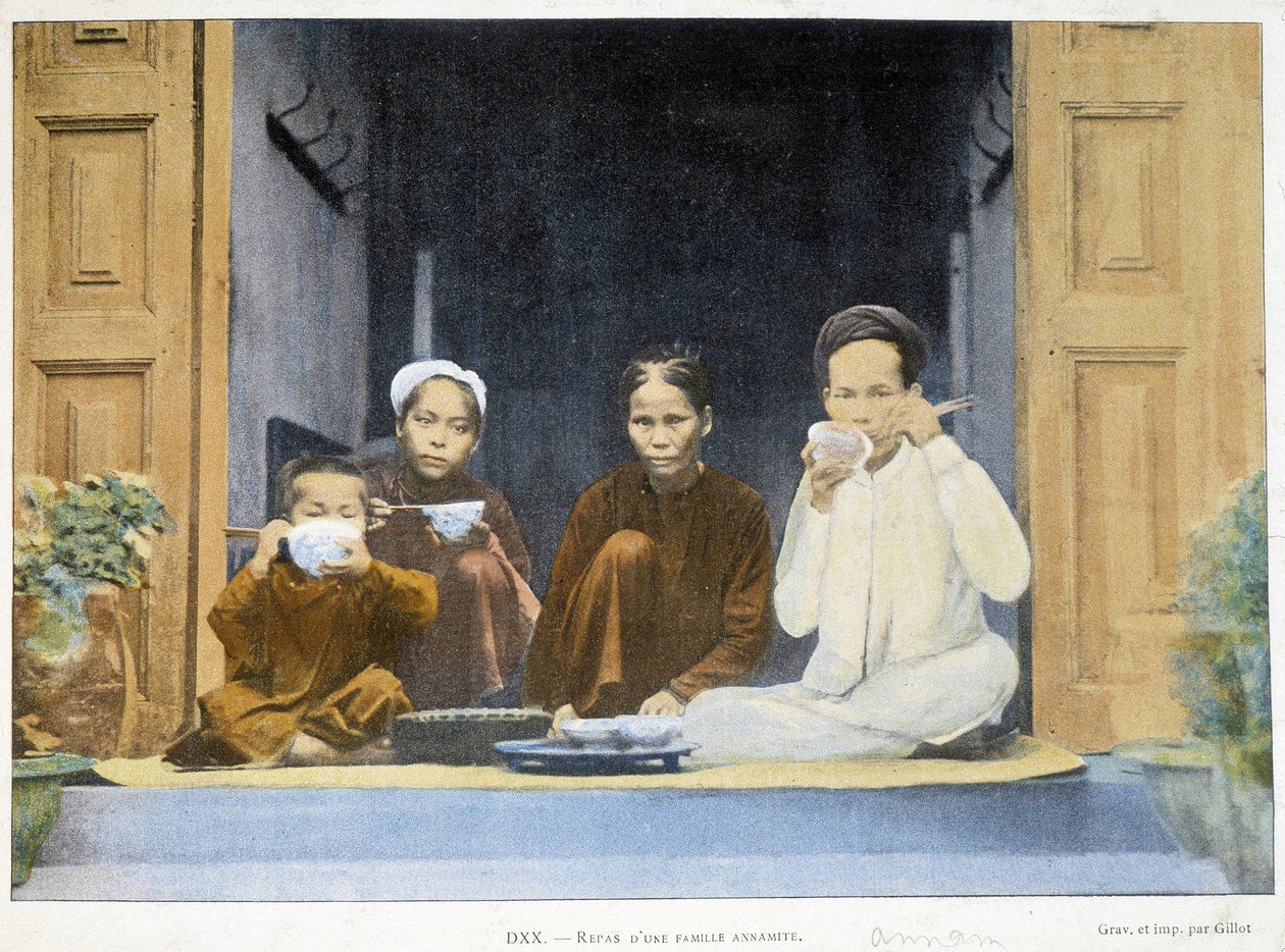 Posiłek rodziny annamitów, v. 1895, „Dookoła świata”, koniec XIX wieku. autorstwa Unknown photographer